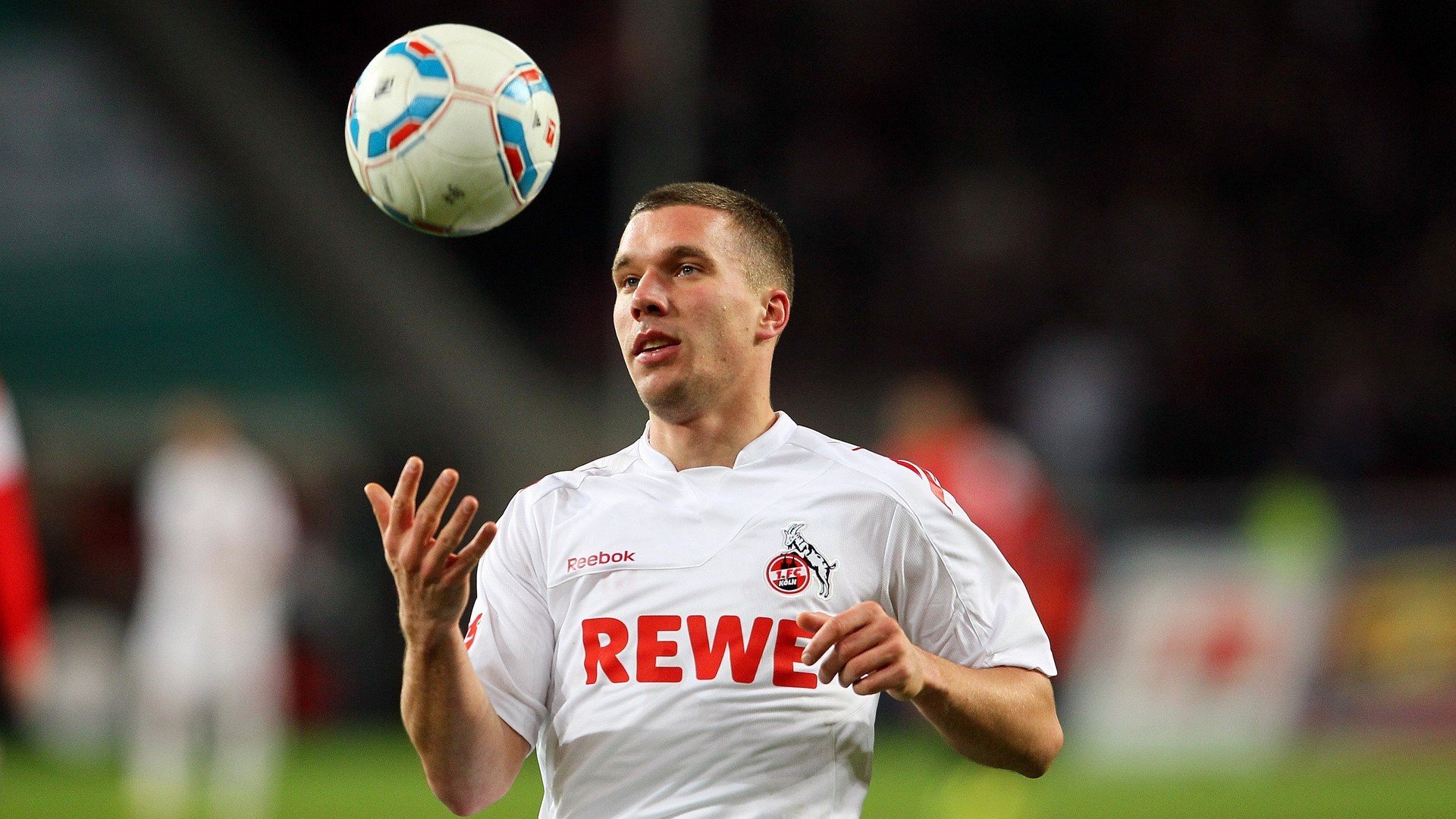 田径赛场焦点！瑞士队对阵比利时队，冠军之争悬念重重，胜负难料